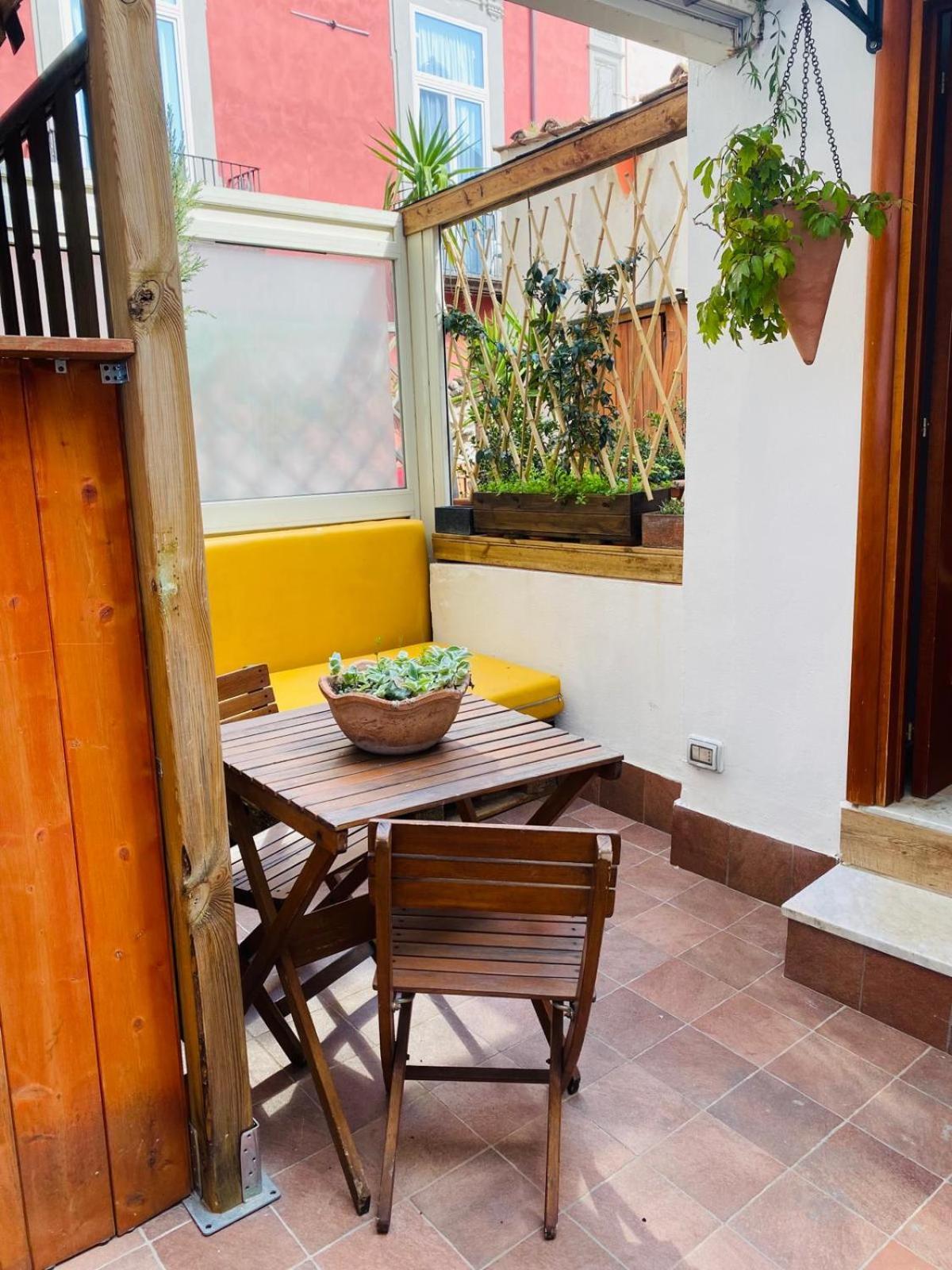 La Casa Di Apollo Lejlighed Napoli Eksteriør billede