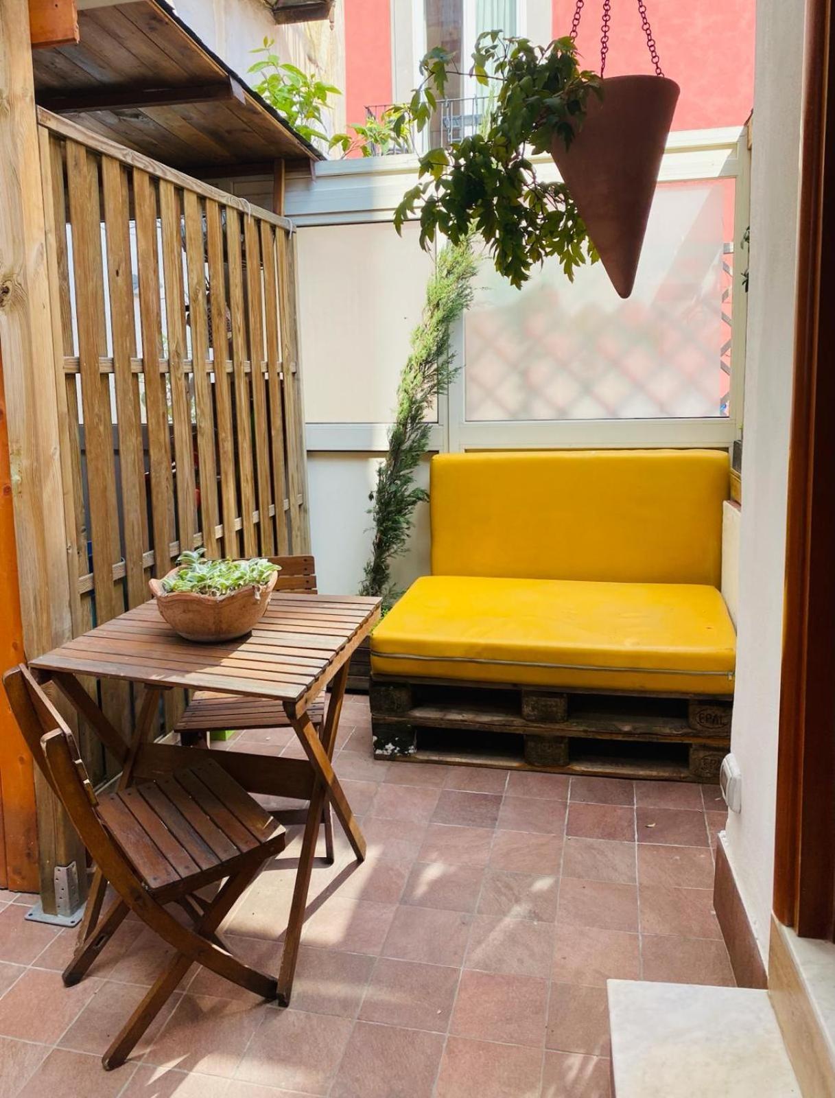 La Casa Di Apollo Lejlighed Napoli Eksteriør billede