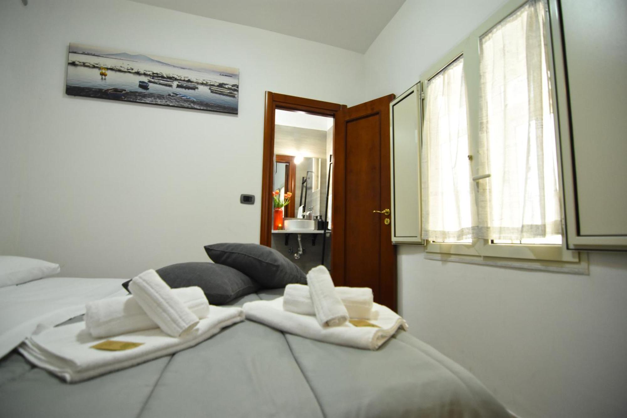 La Casa Di Apollo Lejlighed Napoli Eksteriør billede